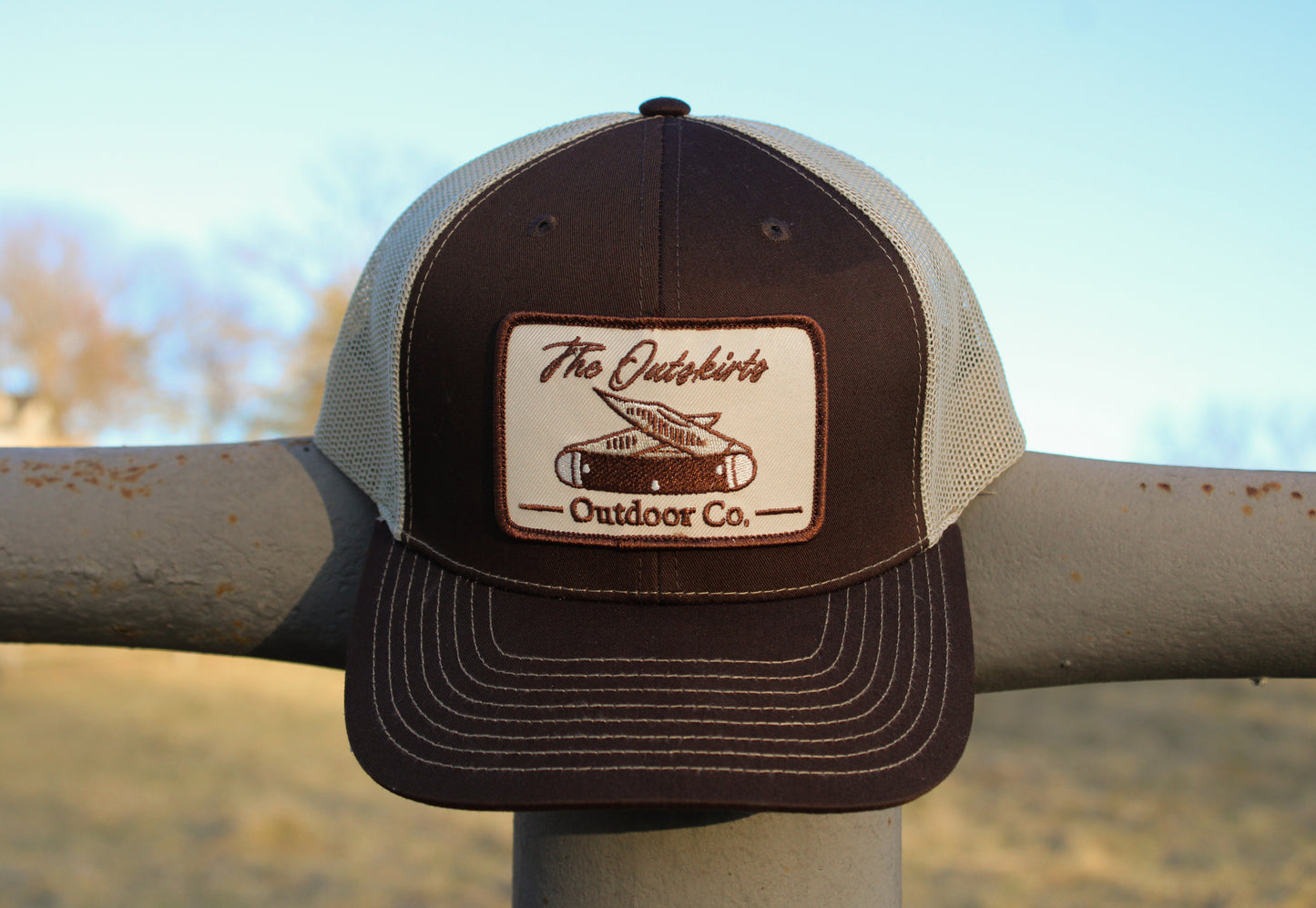 The Outskirts Buck Knife Hat